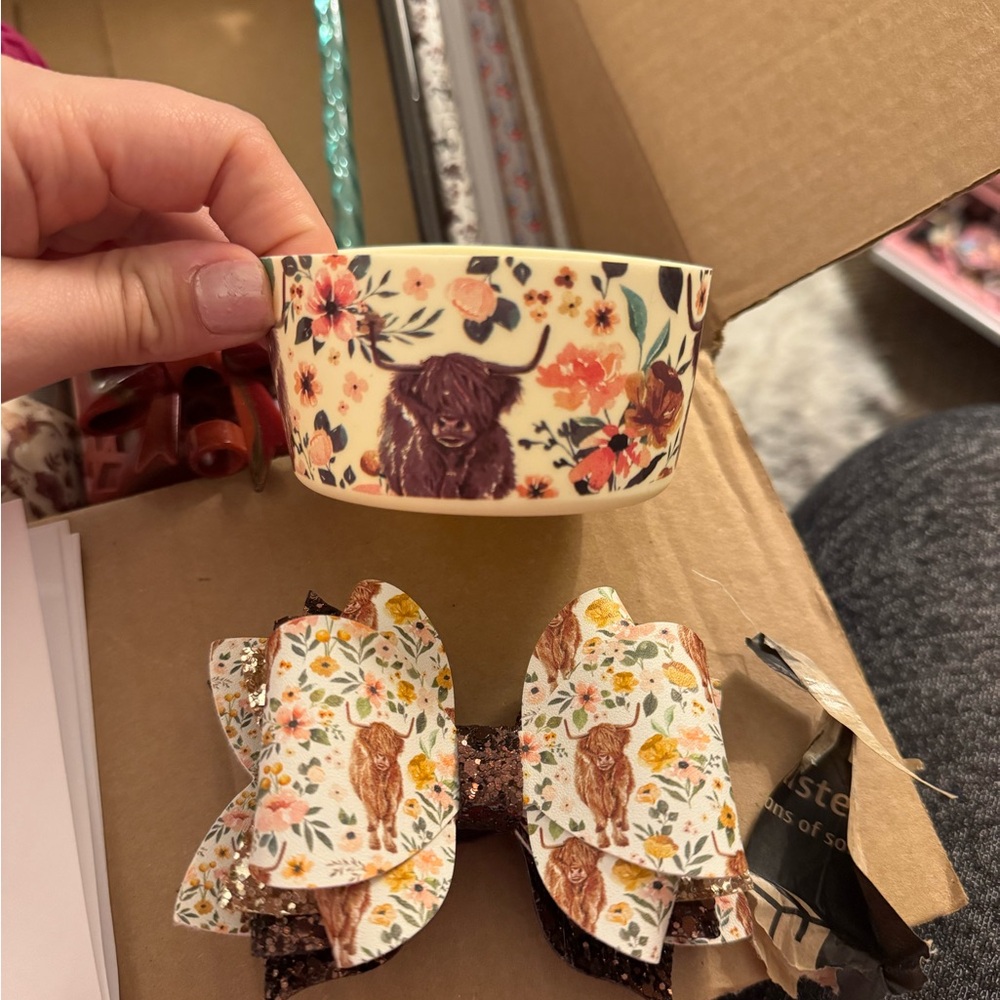 Highland Cow Stanley Boot & Bow